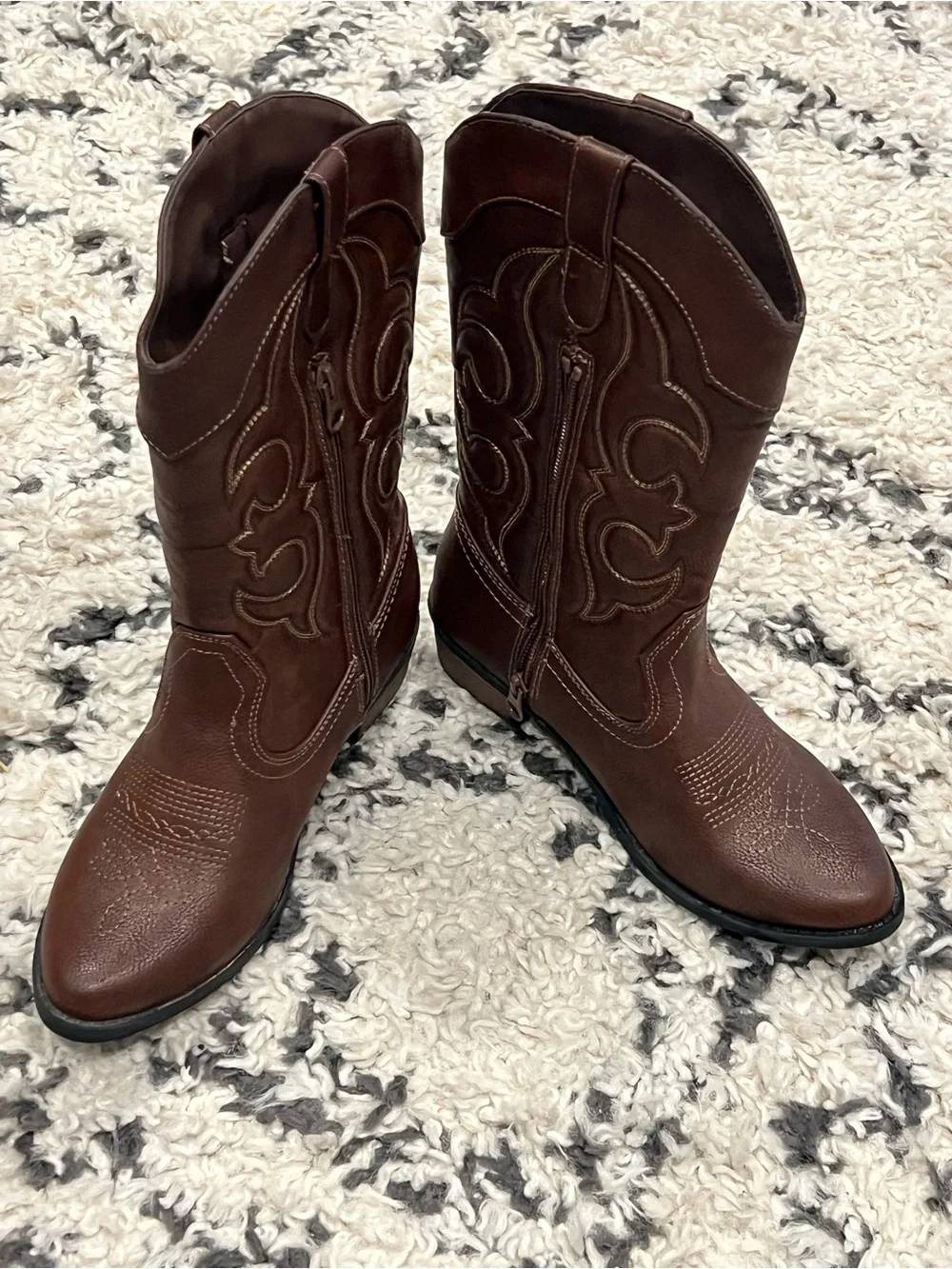 Kids size 5 Brown Western-Style Mid-Calf cowboy Boots